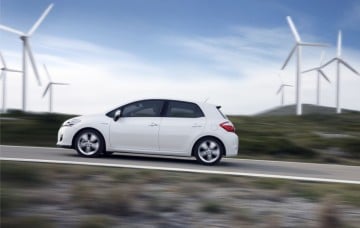 Toyota Auris Hybrid - Best-Selling Hybrid Car in Germany in 2011
