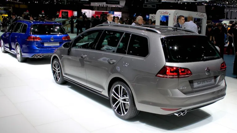 VW Golf Variant Geneva