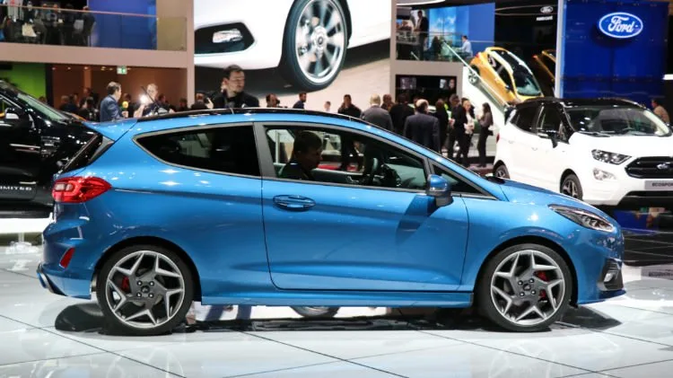 Blue Ford Fiesta Geneva