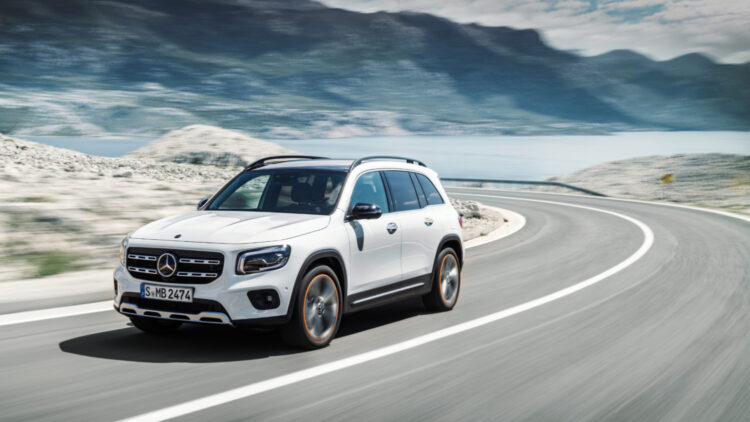 In 2020, Mercedes-Benz passenger vehicle sales in the USA contracted by 14% to 275,000 cars with the GLC and GLE the top-selling models.