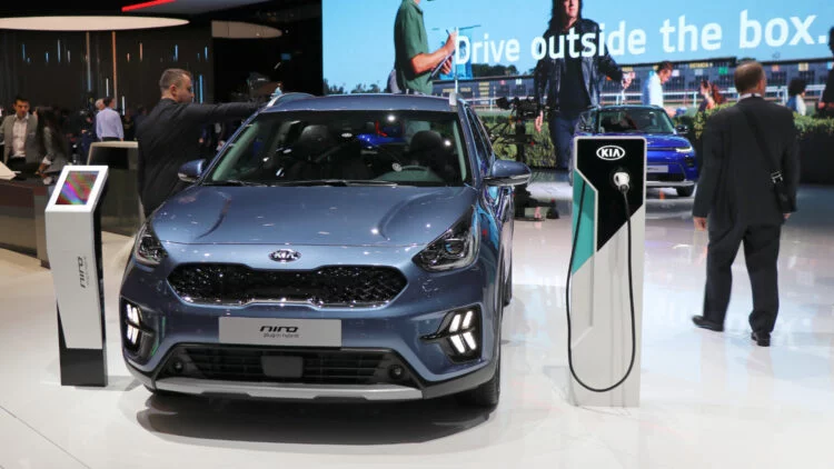 2021 (Q1): Battery-electric car and plug-in hybrid passenger car sales increased in almost every country in Europe but petrol remained the most popular fuel type for new cars.