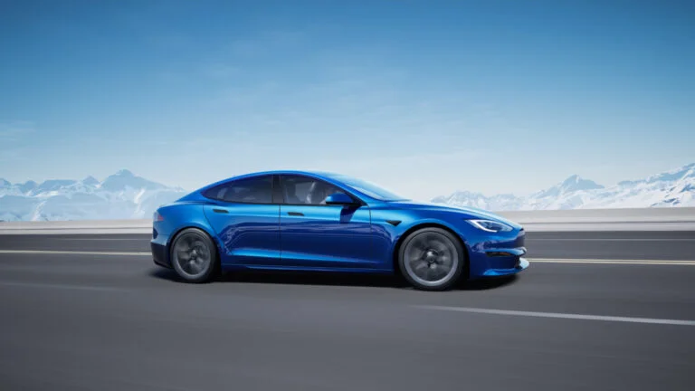 In full-year 2021, Tesla sales, production, and global deliveries of new cars worldwide increased to over 930,000 electric vehicles.