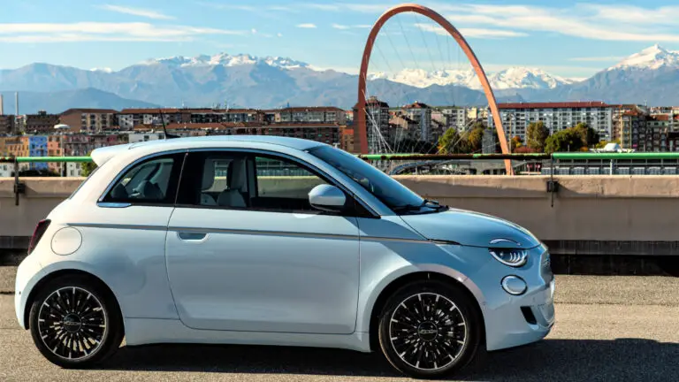 In May 2022, the car market in Europe contracted by 13% but electric vehicle sales increased with the Fiat 500 the top-selling BEV model.