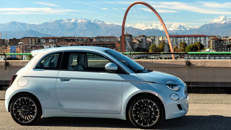 In May 2022, the car market in Europe contracted by 13% but electric vehicle sales increased with the Fiat 500 the top-selling BEV model.