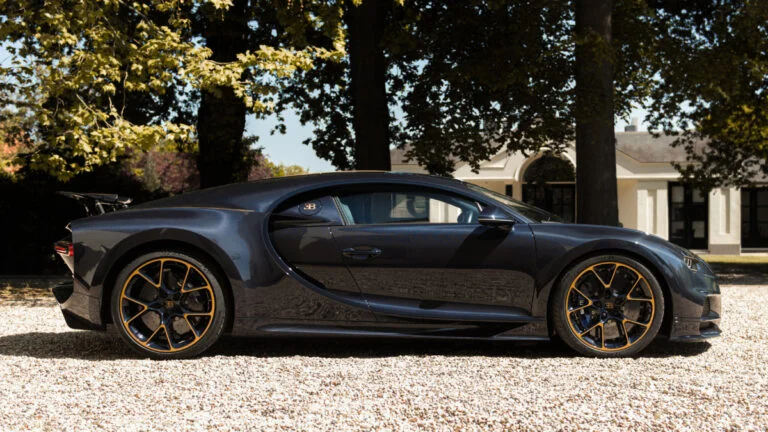 the last Chiron and Chiron Sports for Europe, which had been crafted with a unique configuration honoring Ettore Bugatti’s eldest daughter, L’Ébé