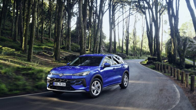 2025 (October): New passenger vehicle registrations in Europe (EU, EFTA, UK) increased by 5% with battery car sales up by a third.